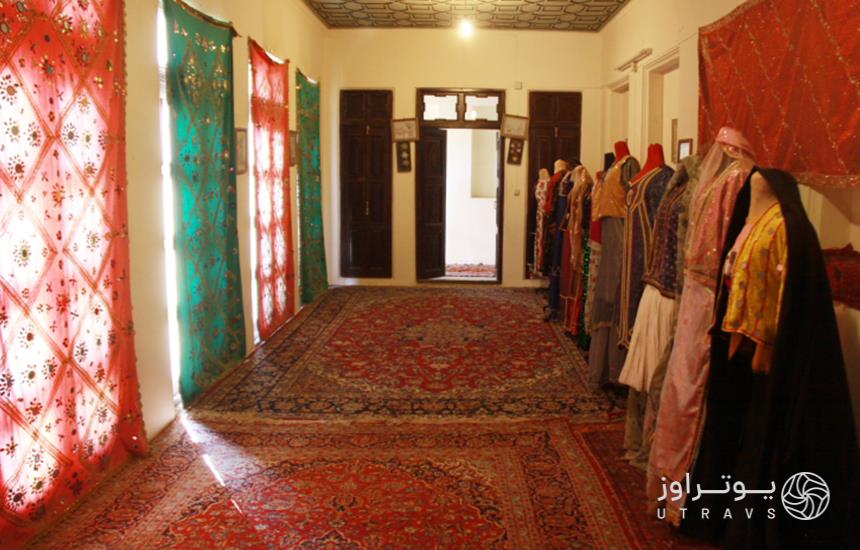 موزه لباس‌های سنتی در خانه صالحی شیراز